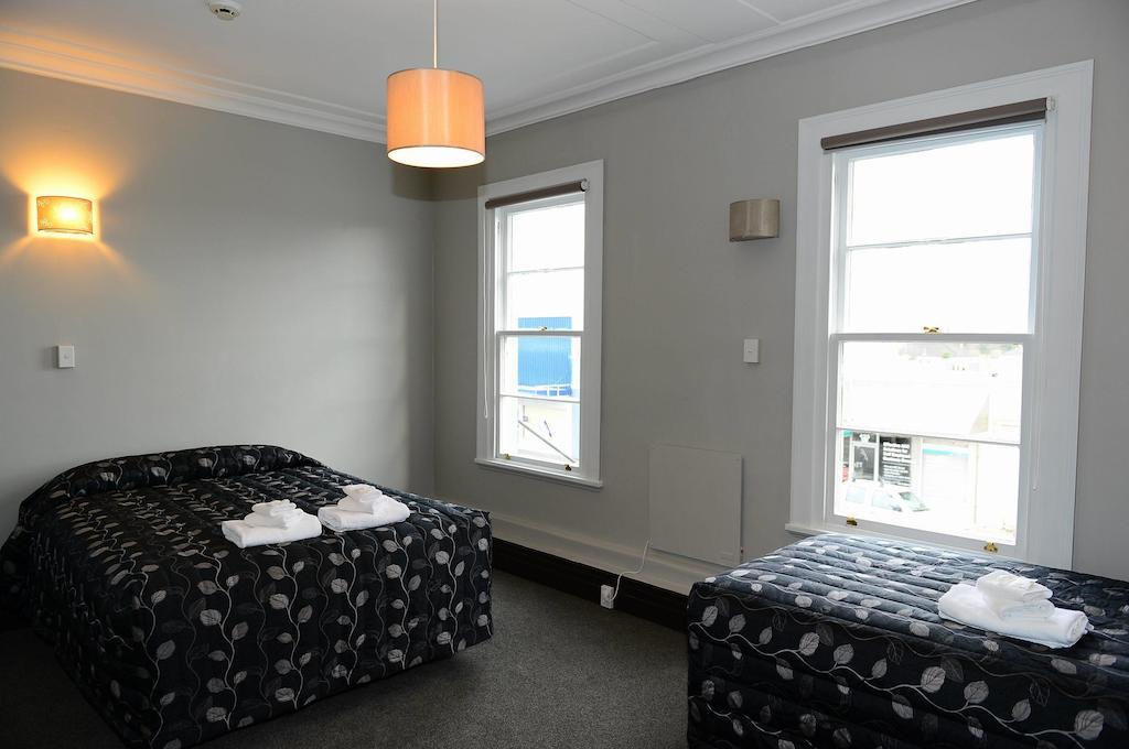 Hotel Imperial Thames Room photo