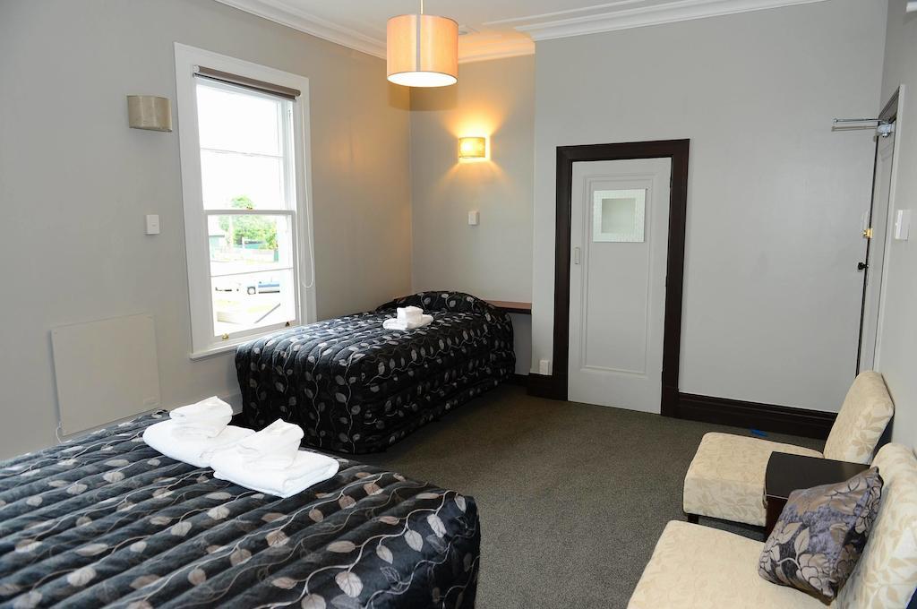 Hotel Imperial Thames Room photo