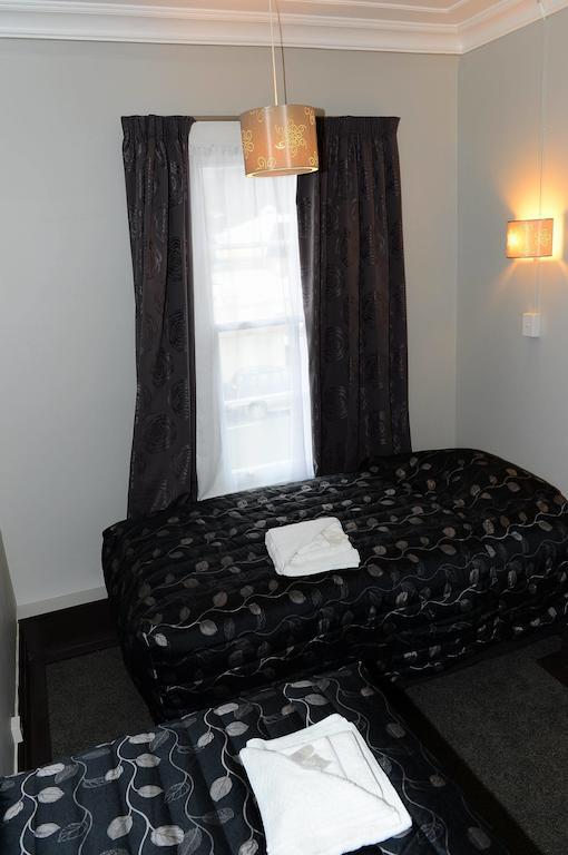 Hotel Imperial Thames Room photo